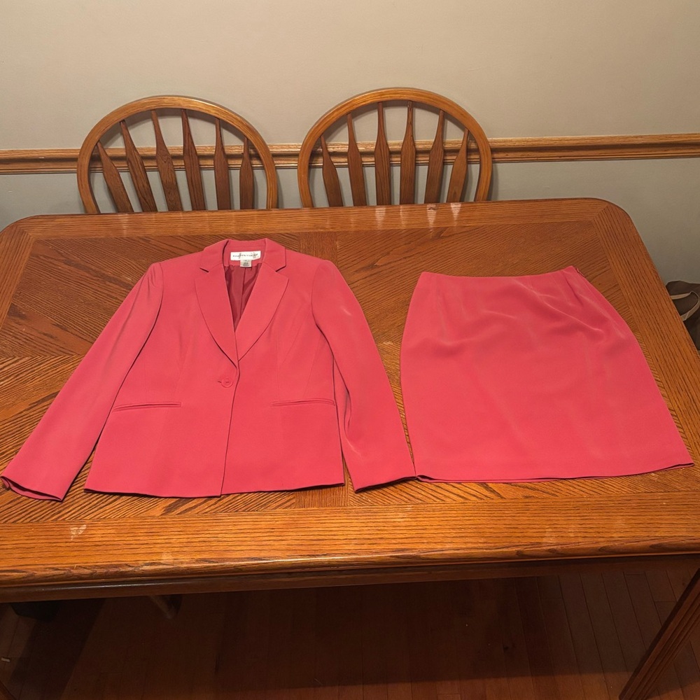 Jones New York Coral Blazer & Skirt Set